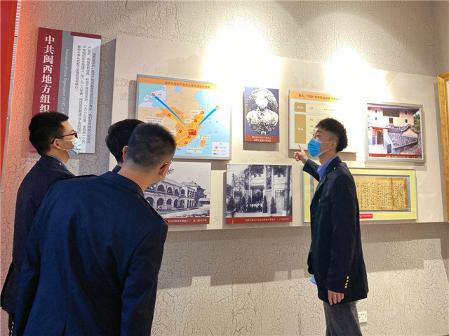 龍巖高鐵通信車間開(kāi)展學(xué)黨史 強(qiáng)信念主題團(tuán)日活動(dòng)3.jpg